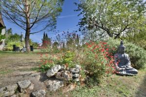 Maisons de vacances Gite L'Insouciant - Domaine la Rose des vents : photos des chambres