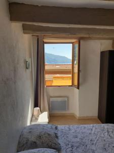 Duplex vue mer 50m de la plage des Sablettes