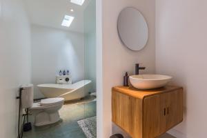 Charming 3 Bedrooms Villa Beach Walking Distance