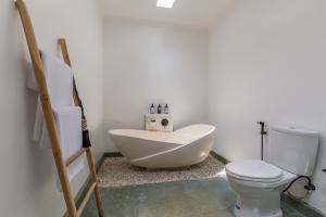 Charming 3 Bedrooms Villa Beach Walking Distance