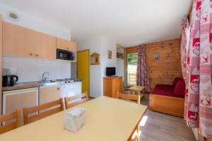 Appart'hotels Residence Capfun Couleurs Soleil, Oz en Oisans : photos des chambres