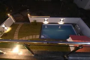 Spicy Mango Ritz Villa - Hill View Villa In Karjat - Thākurvādi