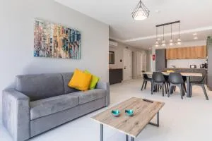 Your home away from home - top floor apt close to the beach & entertainment - Taʼ Ġokondu