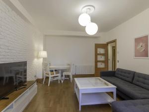 Bilbao Market with parking by Aston Rentals