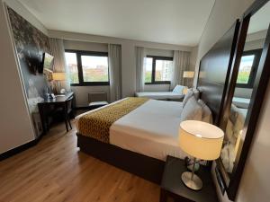 Double or Twin Room with Extra Bed room in Eurostars Monumental