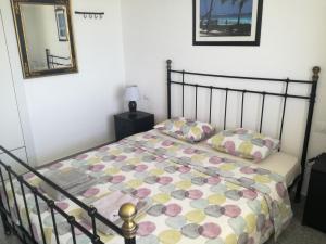 Two bedroom apartment 2 min from beach