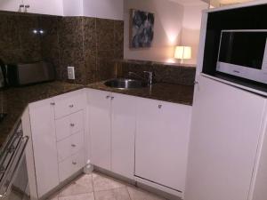 Heart of SYDNEY CBD - studio apartment B412
