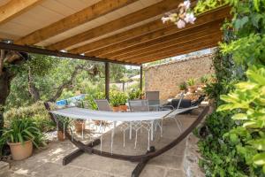 CAN PULIT - finca romántica con piscina y vistas