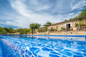 CAN PULIT - finca romántica con piscina y vistas