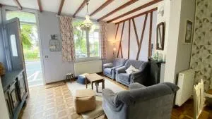 Les Sauterelles - Neuville