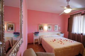 Family Room with Garden View room in Hotel Barsalini
