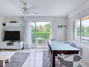 Appartement moderne près de la plage avec balcon et Wi-Fi à Hendaye - FR-1-2-394