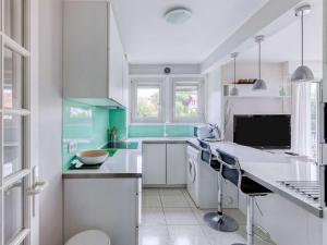 Appartement moderne près de la plage avec balcon et Wi-Fi à Hendaye - FR-1-2-394