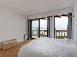 Appartement moderne en bord de mer avec balcon et parking - FR-1-2-306