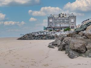 Appartement moderne en bord de mer avec balcon et parking - FR-1-2-306