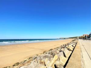 Appartement moderne en bord de mer avec balcon et parking - FR-1-2-306