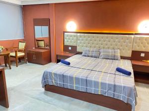 Sundale Hotel