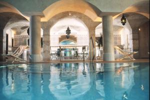 3 star Апартамент Aux Meubl&eacute;s du Manoir Экс-ле-Бен Франция