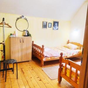 Twin Room with Shared Bathroom room in Apartmani Božana Vojinović