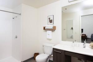 Flexhome Brewery District EL2 - Just 3 Blocks to Fiserv with Gym and Parking