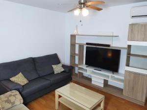 1F, Aire Acond, 85m2, 2 dormit mas sofá cama, 6 huéspedes, WIFI gratis