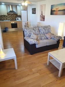 1F, Aire Acond, 85m2, 2 dormit mas sofá cama, 6 huéspedes, WIFI gratis