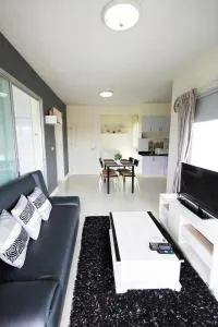 Flame Tree Residence , City Center & Close to Beach Cozy Apartment - Hnōhngkē