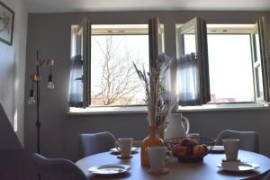 Schöne 54qm 2 Zimmer Ferienwohnung 1-4 Personen an der Kreptitzer Heide auf Rügen - Wandern Fahrradfahren und Meer