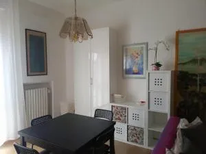 BOLOGNA QUARTIERE SAVENA - APPARTAMENTO DI STEFANO - 萨韦纳河畔圣拉扎罗