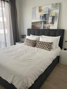 New Modern Apartment Puerto Banus