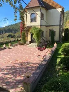 Золото Карпат - 亚列姆切