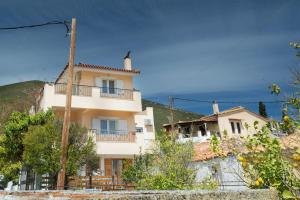 Modern vacation house near Ermioni