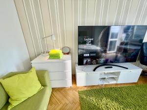 Super Apartament GREEN Rondo ONZ Metro NOWE Wifi 300 Mbs AirCondition Netflix Spotify