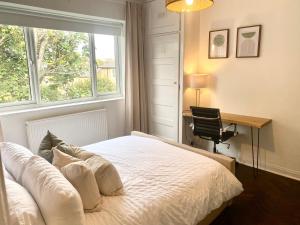 Newly refurbished 2 BR Apartment in South London