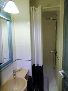 Maisons de vacances Nice 55m in residence with pool and garden ! : photos des chambres