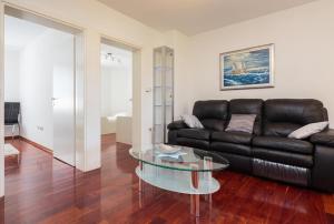 Family friendly house with a swimming pool Nerezisca, Brac - 20132