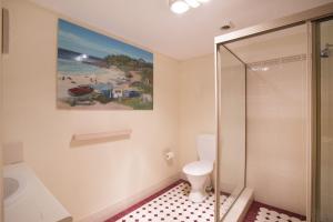 Perfect Location Near Collers Beach