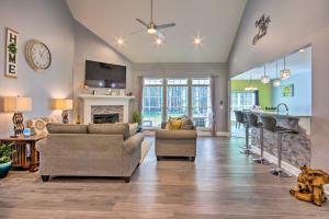 Bright Hopkins Home with Game Room and Fire Pit!