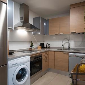 Modern apartment directly on the beach with WiFi and air conditioning