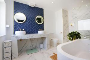 Luxury House close to Forest with outdoor Bath