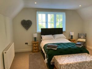 5Bed-10Guests-Fireplace-HotTub-Pets ok-Parking