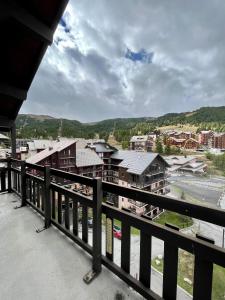 RISOUL - Les Airelles - 6 à 8 couchages - Rue principale commerçante