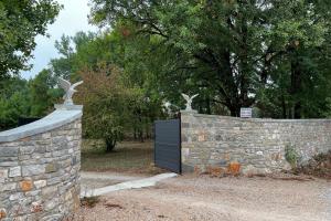 Maisons de vacances Noyer holiday home in residence with swimming pool : photos des chambres