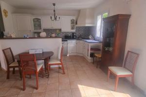 Villas Villa Chantal proche centre ville / Piscine / Clim / Parking : photos des chambres