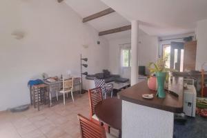 Villas Villa Chantal proche centre ville / Piscine / Clim / Parking : photos des chambres