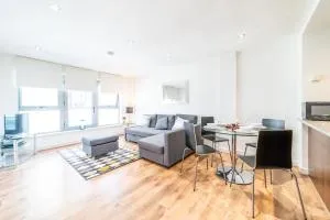 Liverpool St Shoreditch London Terrace Apartment - London