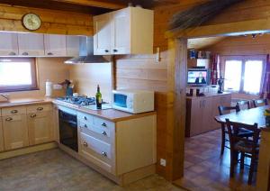 Chalets Chalet de 6 chambres avec jardin a Cerniebauda : photos des chambres