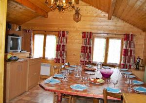 Chalets Chalet de 6 chambres avec jardin a Cerniebauda : photos des chambres