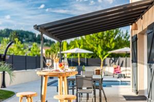Villas Villa des Oliviers : Sublime villa avec piscine chauffee et privee, terrasse de 185m² : photos des chambres