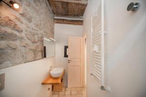 White Elegant and Charming Country House near Rome